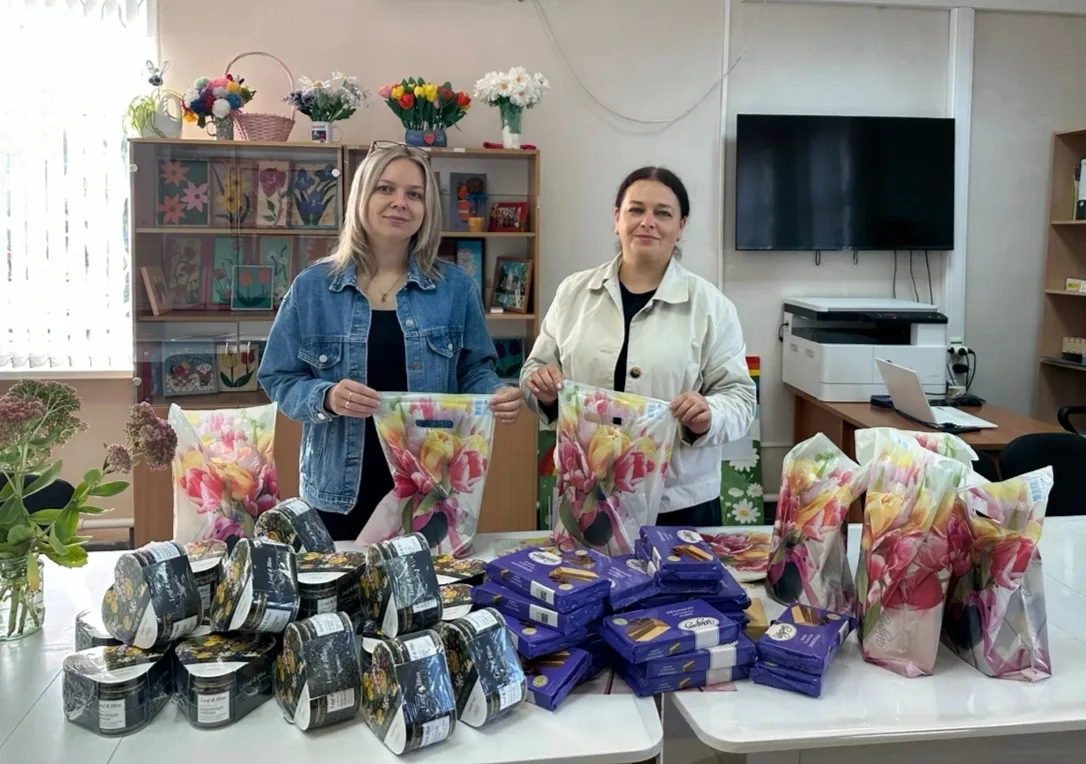 🎁 Первичная профсоюзная организация комплексного центра ежегодно поздравляет своих вет...