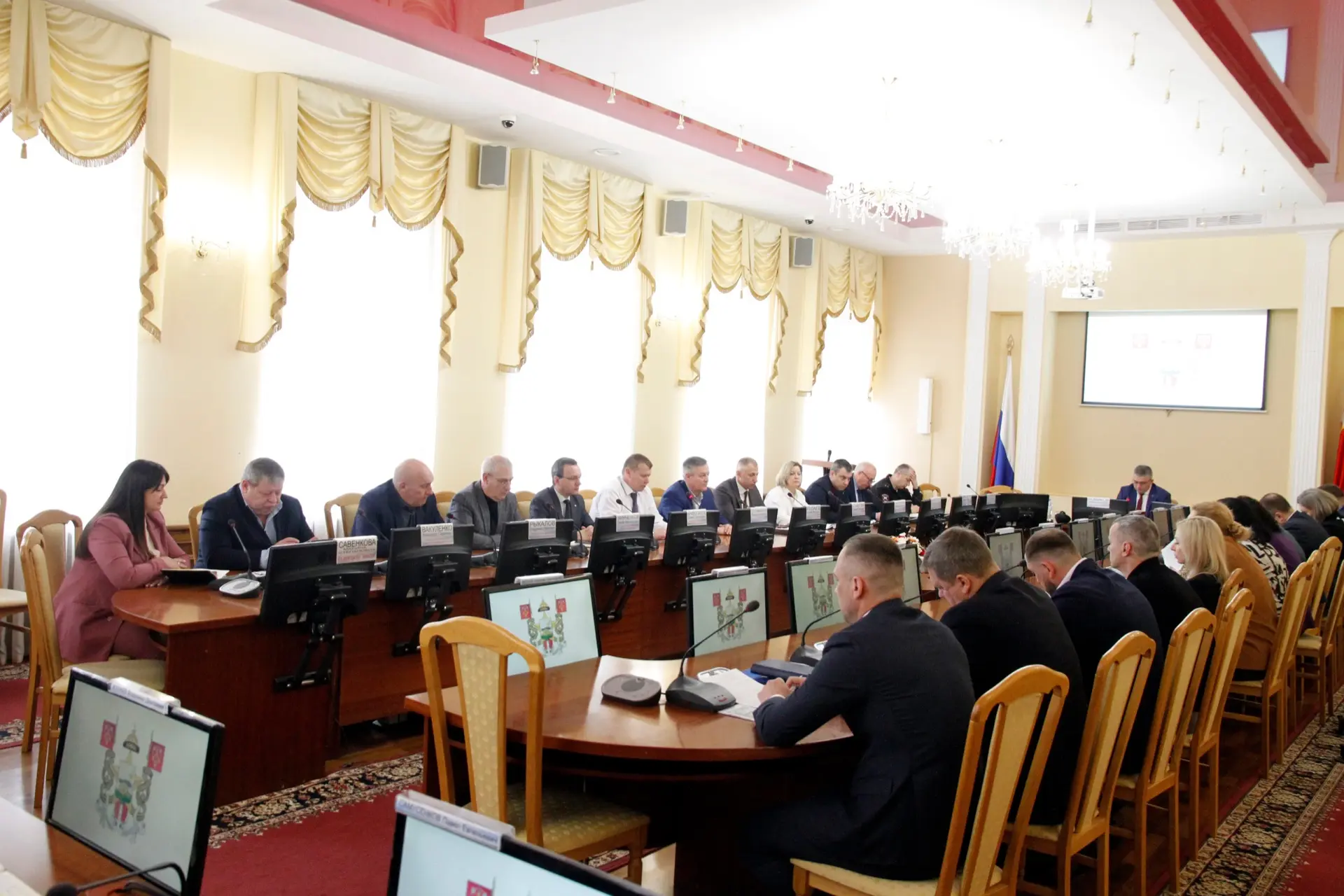 На очередной общегородской планерке руководители территориальных управлений представили отчёты о про