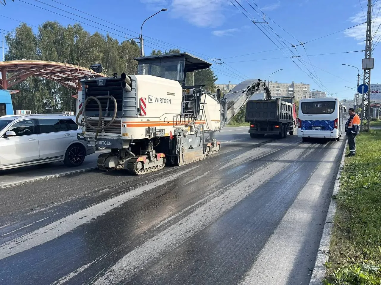 🚧 На дорогах Миасса продолжается масштабный ремонт.