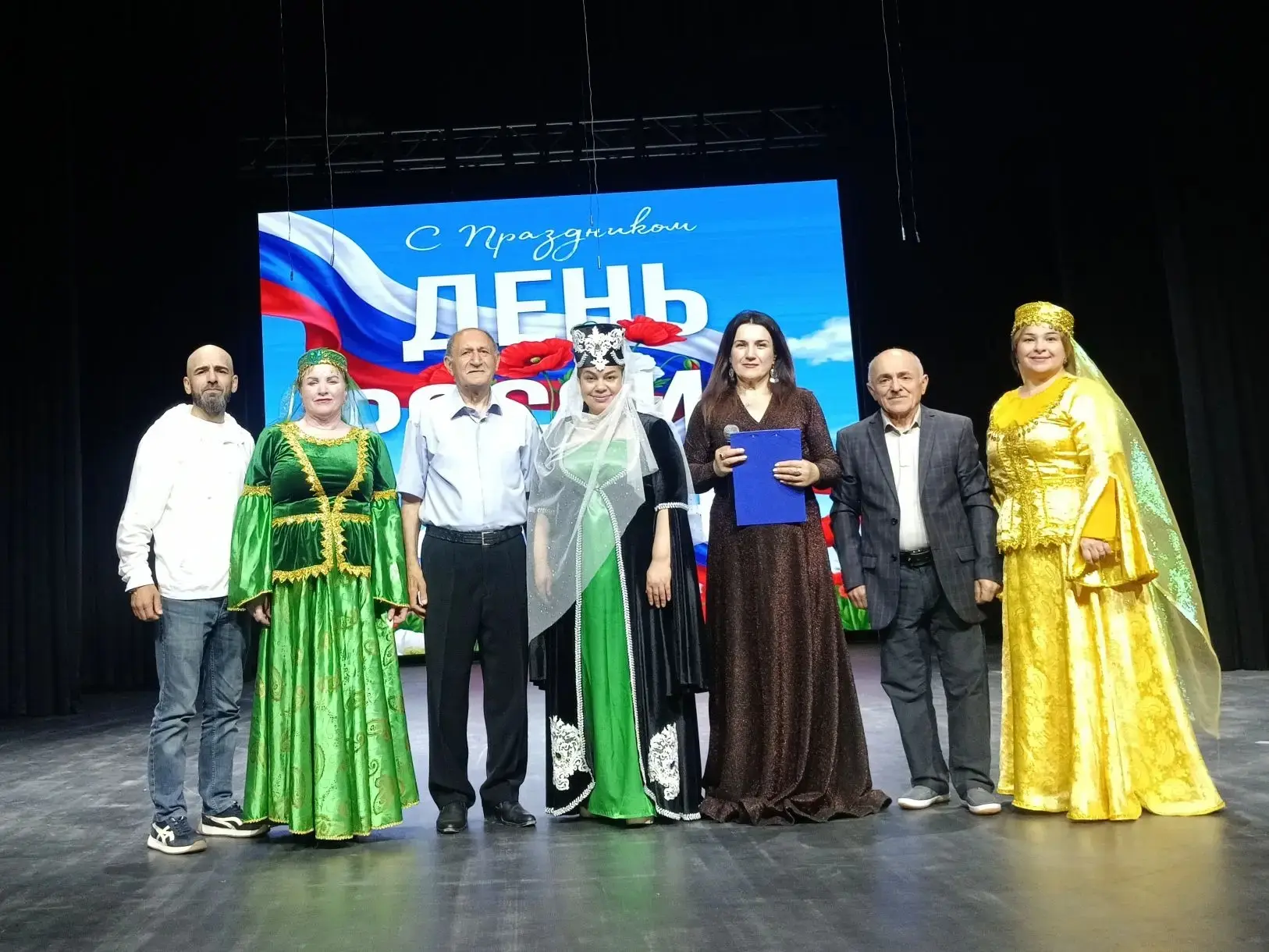 В Азербайджанском государственном музыкально‑драматическом театре в честь Дня России прошёл концерт,