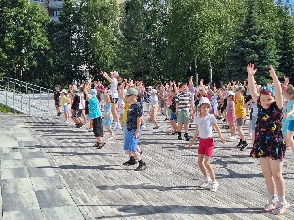 🔬 День открытий в «Родничке»

Сегодняшний день в нашем школьном лагере был по-настоящему заряжен эн
