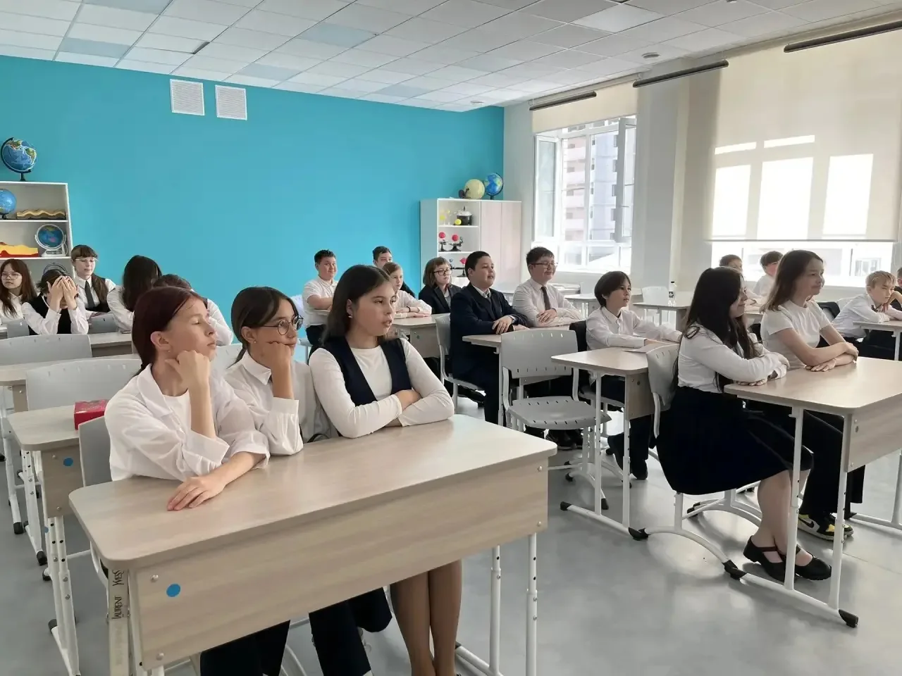 ☀️ Лето уже на пороге — а значит, самое время вспомнить о безопасности!  Во втором корпусе лицея про
