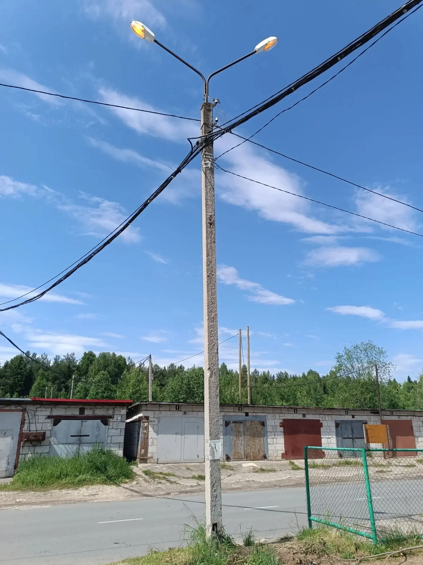 ⚡️Служба Главного Энергетика
Сотрудниками были выполнены работы по замене неисправного уличного осве