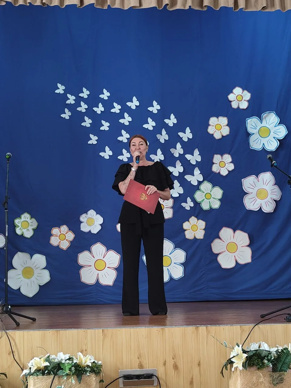 Три праздника, одна сцена и море благодарности 🎶

В «Роднике» прошёл тёплый и душевный концерт, объ