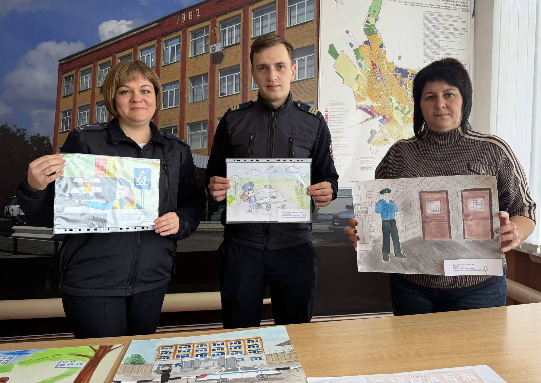 В полиции подведены итоги конкурса детского рисунка «Мои родители работают в полиции»