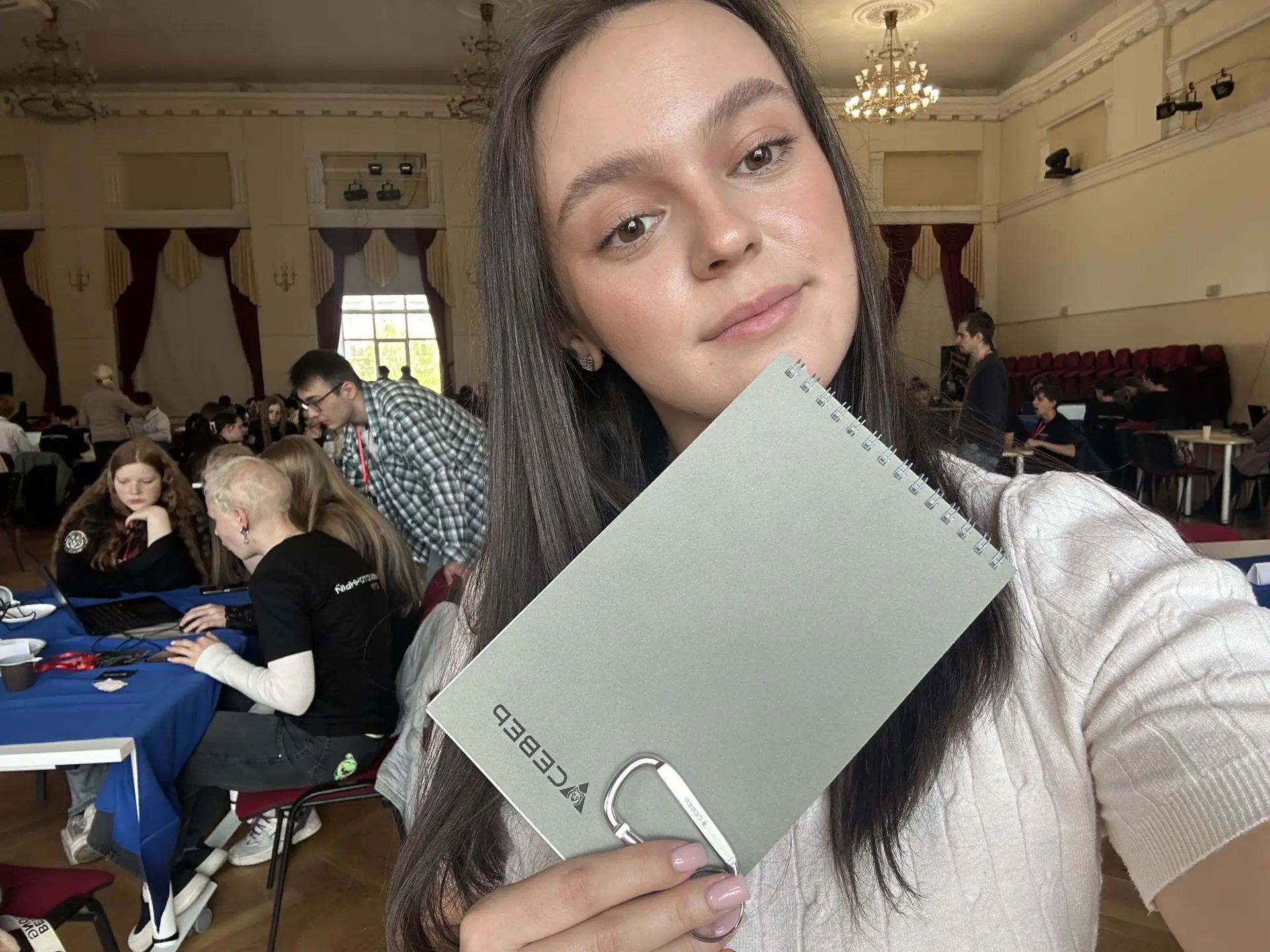 Настя говорит, что карабин-обвес - это тема🥳