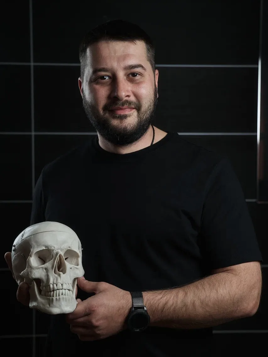 Знакомьтесь - Александр Суржиков, зубной техник с 20-летним опытом работы, старший техн...