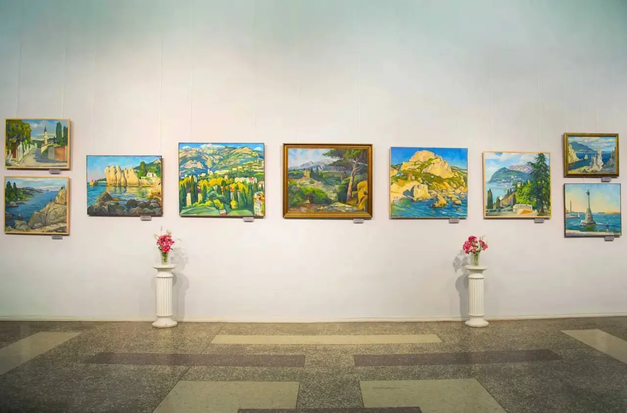 Крымское солнце в стенах музея ☀️

В музее П.Н. Крылова открывается выставка «Крым — край вдохновени
