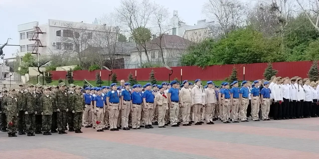 🎖️ «Парад правнуков»: гордость и память в строю  7 мая на площади нашего города состоялось трогатель