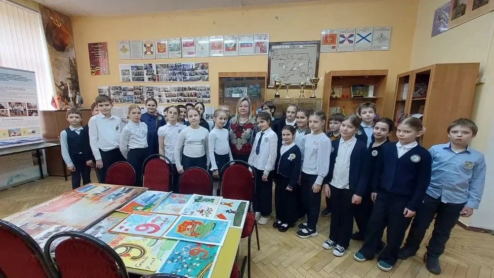 📜В ИТШ продолжаются экскурсии в музее Боевой славы: теперь — 2-й и 4-й классы  🇷🇺 В ГБОУ ИТШ экскурс