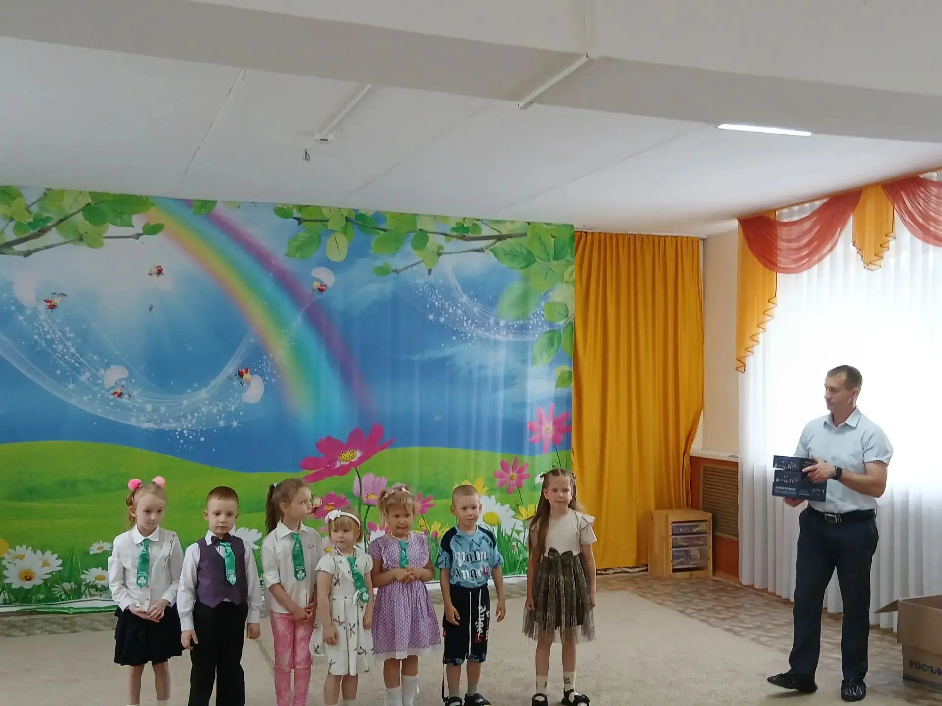 🌱 «Хранители земли: эстафета поколений» в нашем детском саду!
В нашем детском саду прошёл семейный 