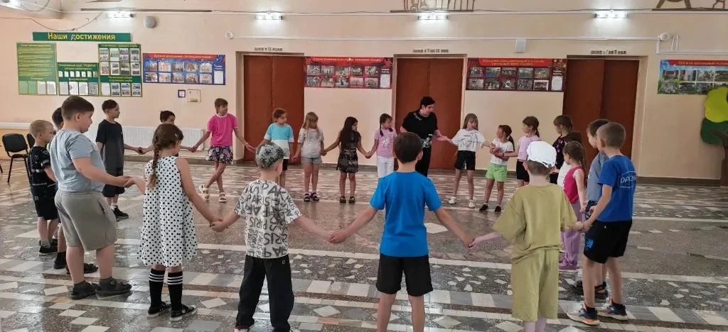 В рамках летней кампании в Центре культуры и досуга ст. Вознесенской проведена развлекательная прогр