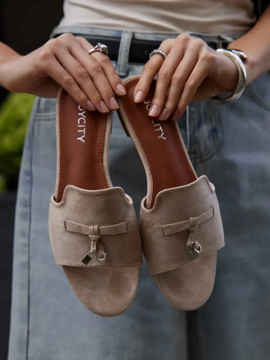 Привет, девочки! ❤️ 

Начинаем марафон летней обуви👠👡🥿, потому что красоты скопилось очень много 