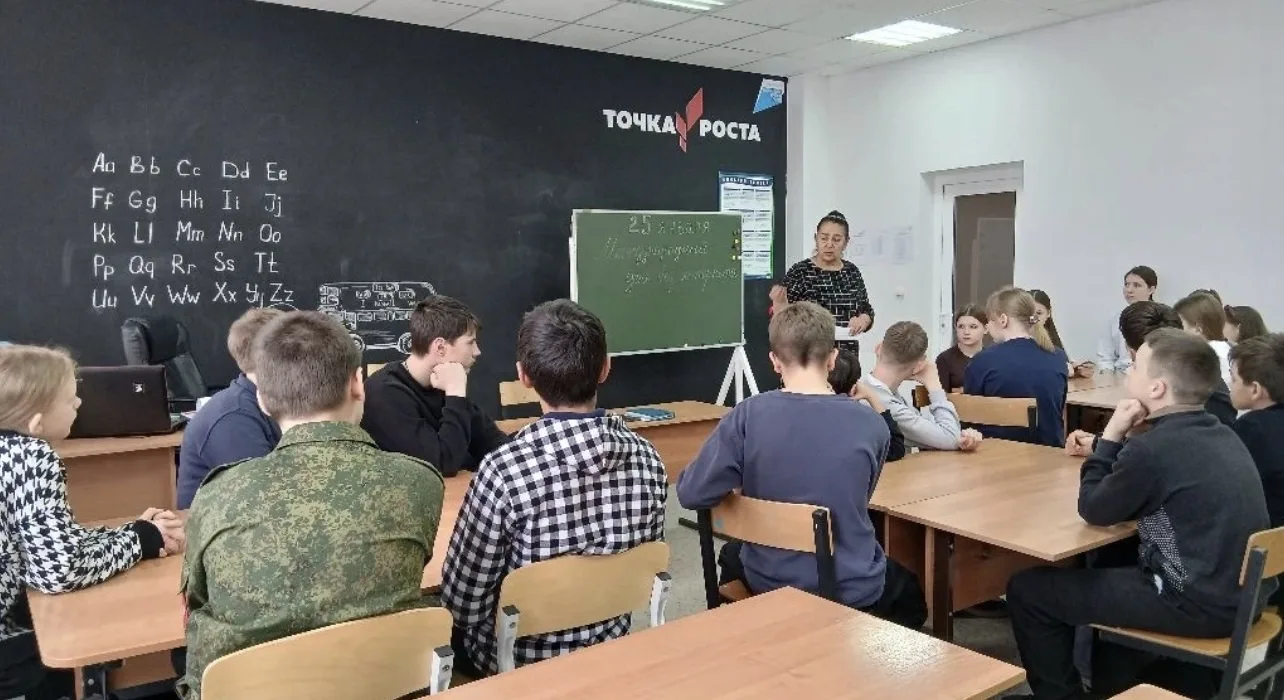 День без интернета глазами школьников💫  💥Накануне Международного дня без интернета семиклассники пер