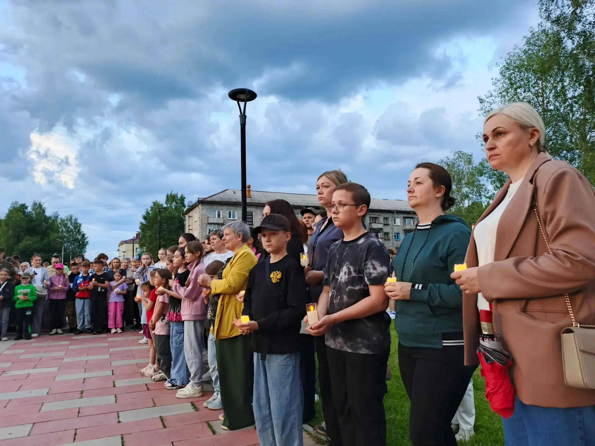 Сегодня коллектив школы: педагоги, дети, родители, волонтеры и активисты Движения Первых приняли уча