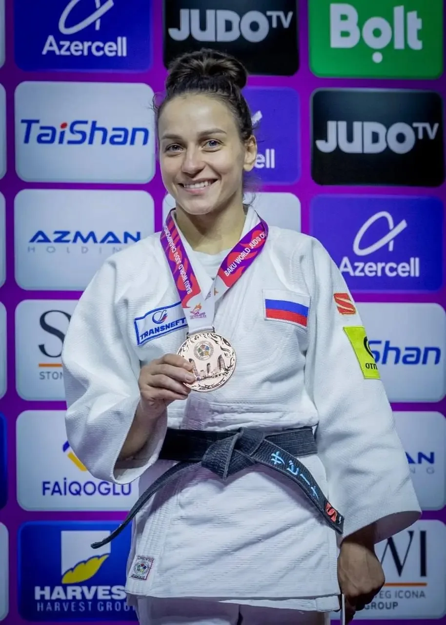 Наши спортсмены впервые за четыре года выступают с флагом и гимном России на ЧМ по дзюд...