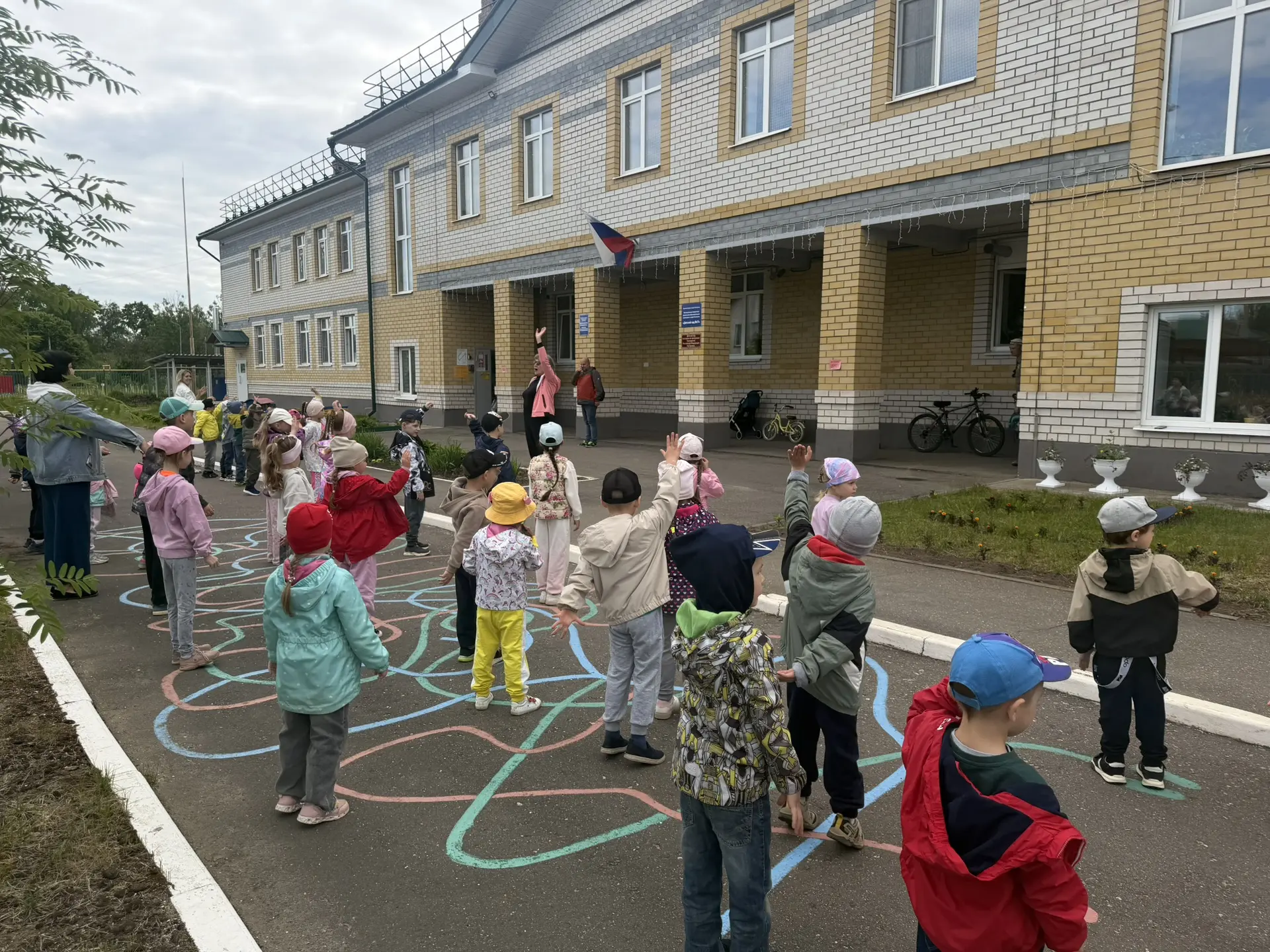 🏃‍➡️🏃‍♀️‍➡️Утренняя гимнастика является одним из существенных компонентов режима дня ребёнка. ☀️Ле