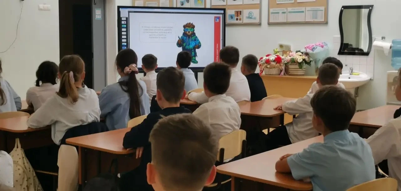 В 5Мк и 7 Мк классах прошли первые занятия курса  «Киберурок».