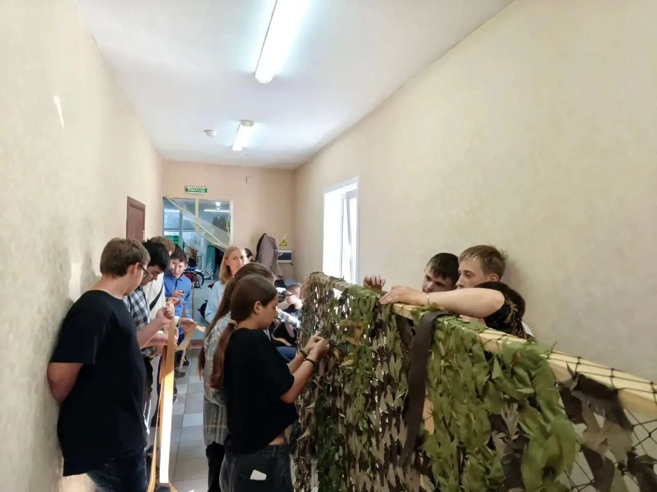 Вчера на классном часу наш 8 «Б» совместно с классным руководителем Дальчаниной Татьяно...