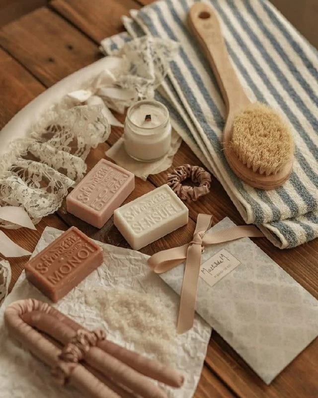🌱 Есть что-то медитативное в том, чтобы мылиться кусковым мылом. Это не про чтобы быстро принять душ