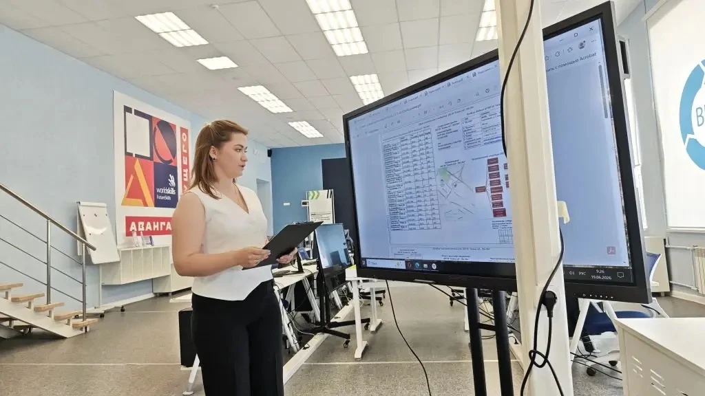 🎓 Поздравляем выпускников группы ЭМД-31!

19 июня успешно завершилась защита дипломных работ у студ