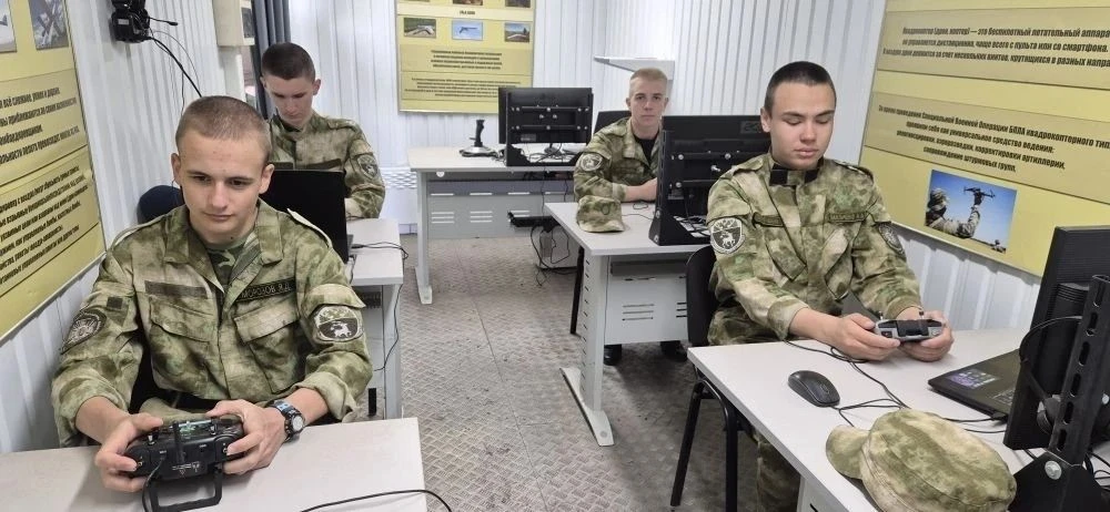 28.05.2026 года по плану пятидневных военных сборов с кадетами 10 класса были проведены боевые стрел