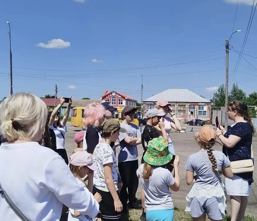 #пешаяЭкскурсия
Дети из Луганской Народной Республики посетили город Уварово Тамбовской области.
Сот