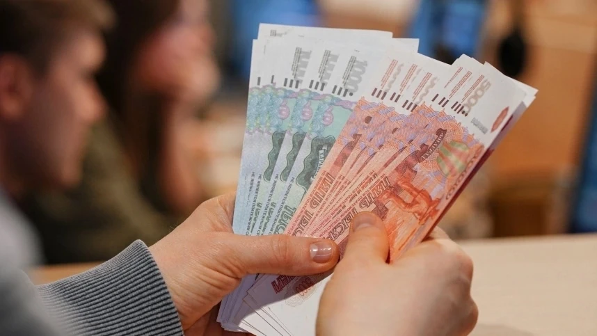 🤑 В Госдуме заявили о трехкратном росте зарплат россиян.    По словам депутата Игоря Антропенко, за 