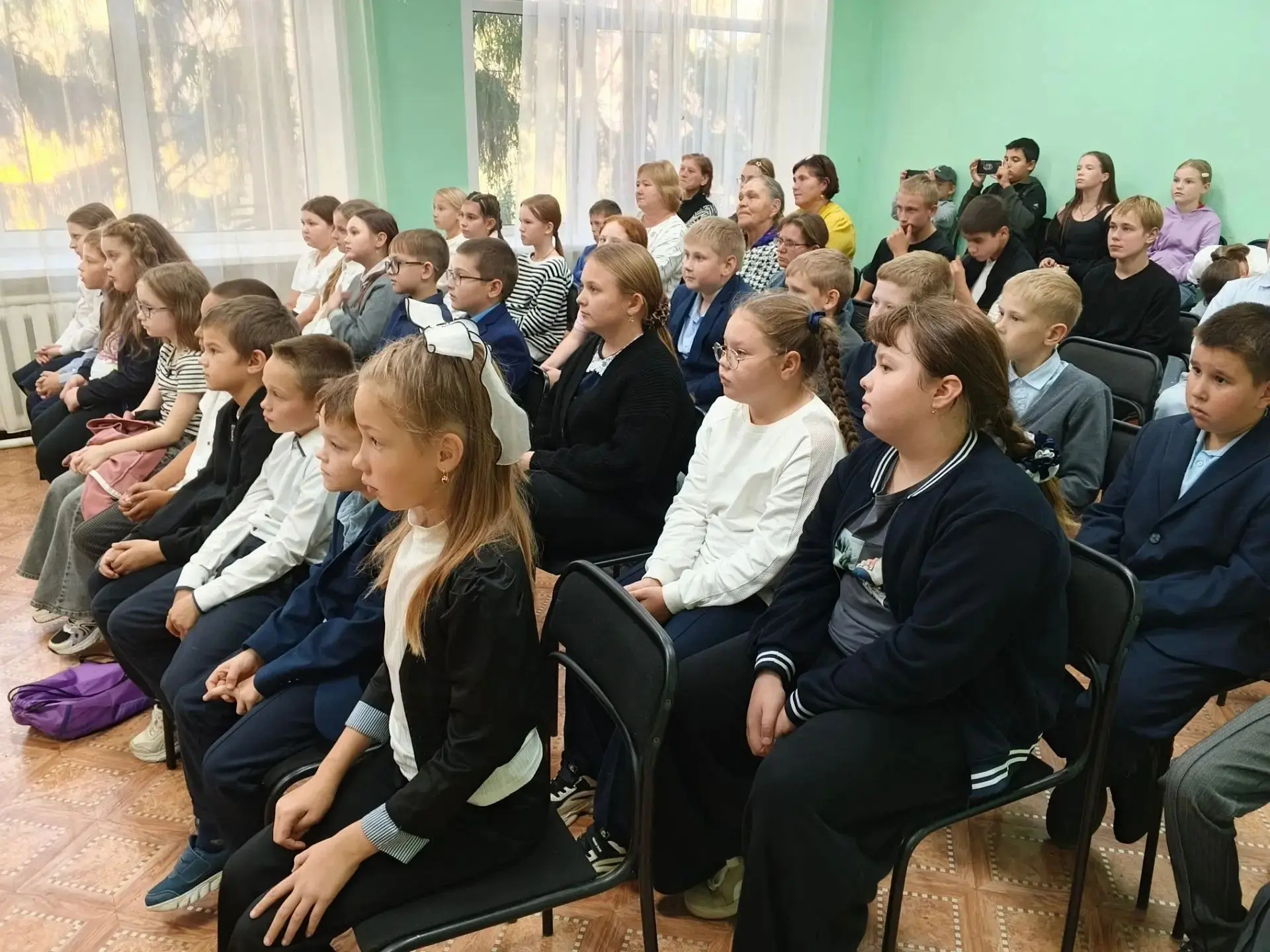 30 сентября в стенах нашей школы звучала старинная музыка: с концертом выступил ансамбл...