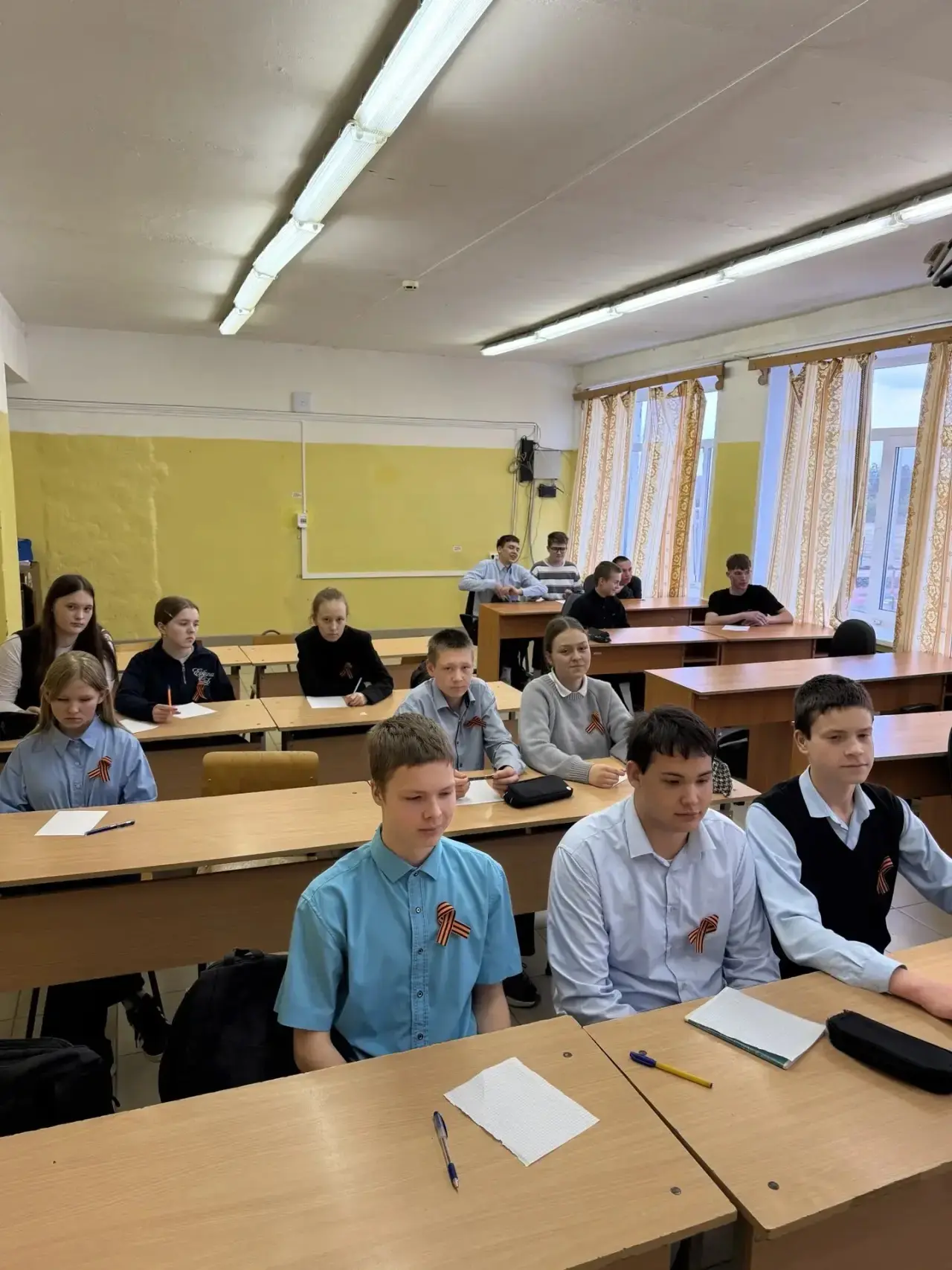 🎖 Наша школа присоединилась к всероссийской акции «Георгиевская ленточка»!