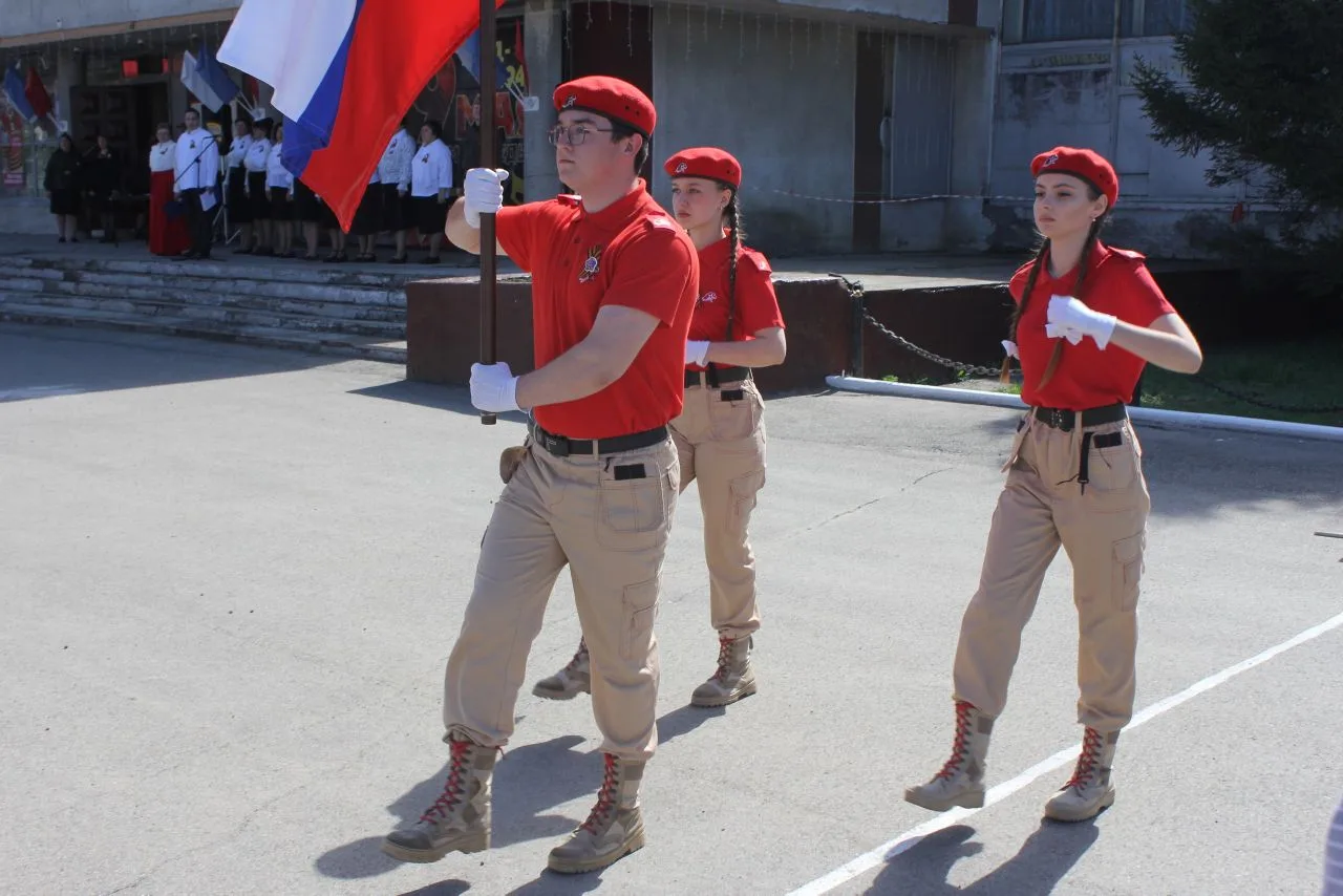 🎖️ Память, гордость, уважение: в посёлке  прошёл митинг в честь 81‑й годовщины Победы ...