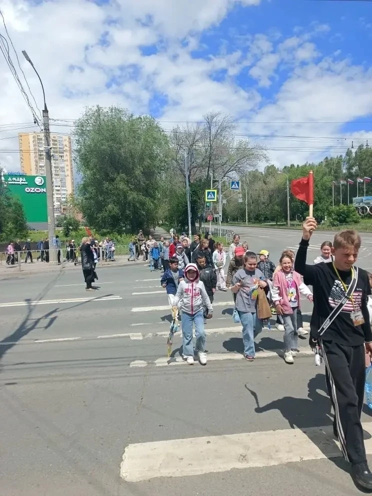 Второй день в «Самарочке» — снова море впечатлений! ☀️

Начали с бодрой зарядки. Затем провели «Мину