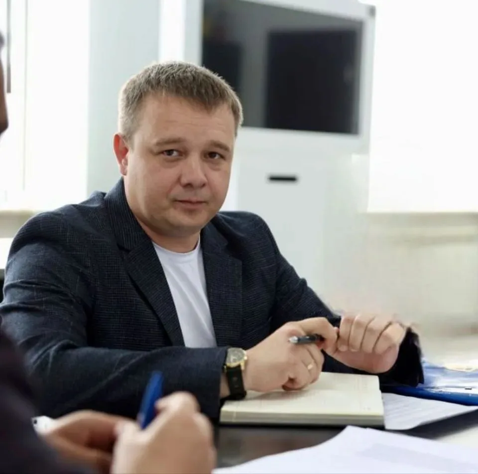 Уважаемый Александр Михайлович!

От лица всего коллектива примите самые искренние и сердечные поздра