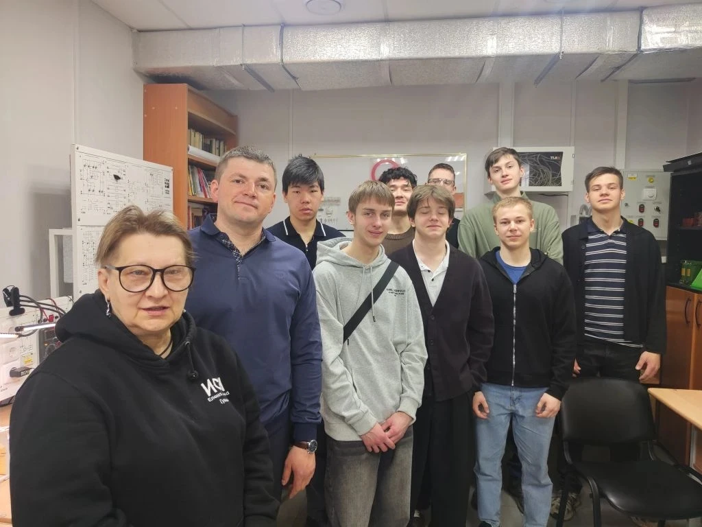 🚀 Студенты ИСИ — в гостях у Военно-инженерного института