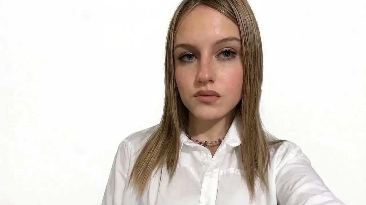 Меня зовут Валерия Очкий, мне 15 лет. Я увлекаюсь киноиндустрией и модой, люблю узнават...