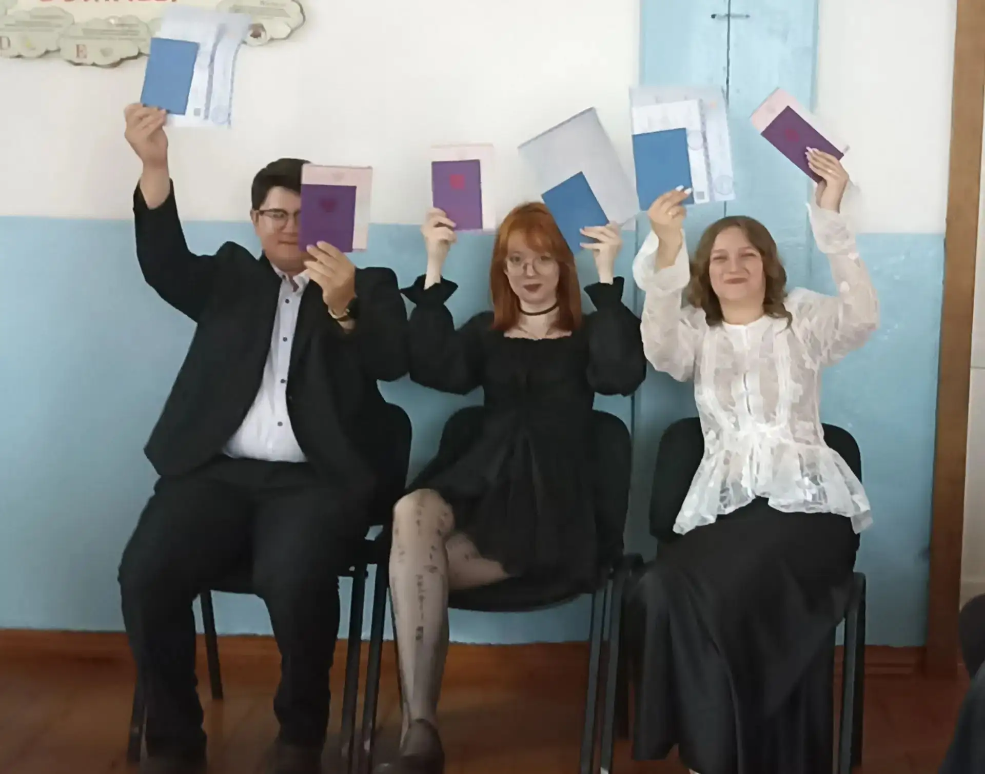 Сегодня был особенный вечер! 🎓✨
Наша школа наполнилась самыми яркими эмоциями — слезами радости, гр