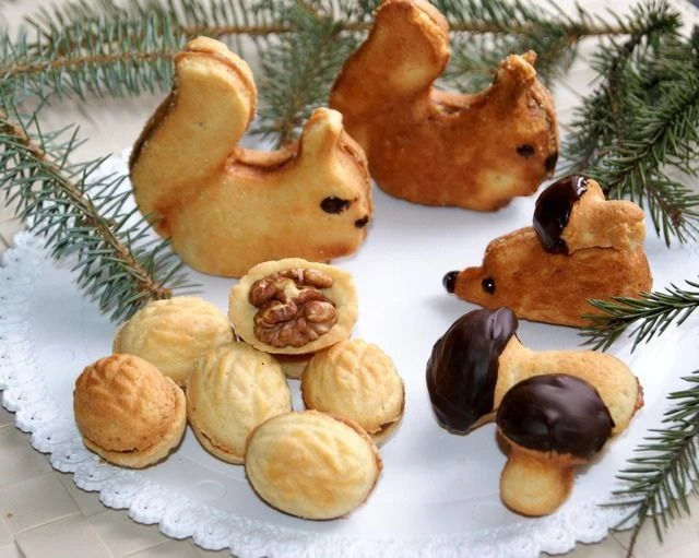 Печенье - белки, ёжики, орешки, грибочки по советским формам