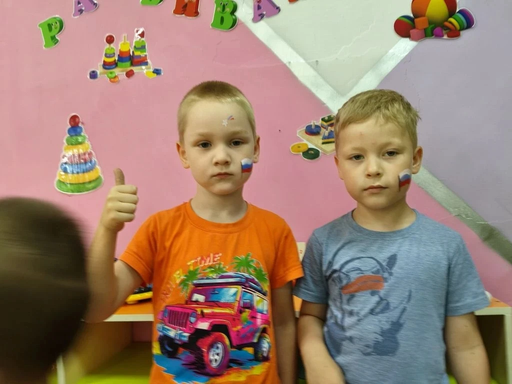 Нам праздники даны.