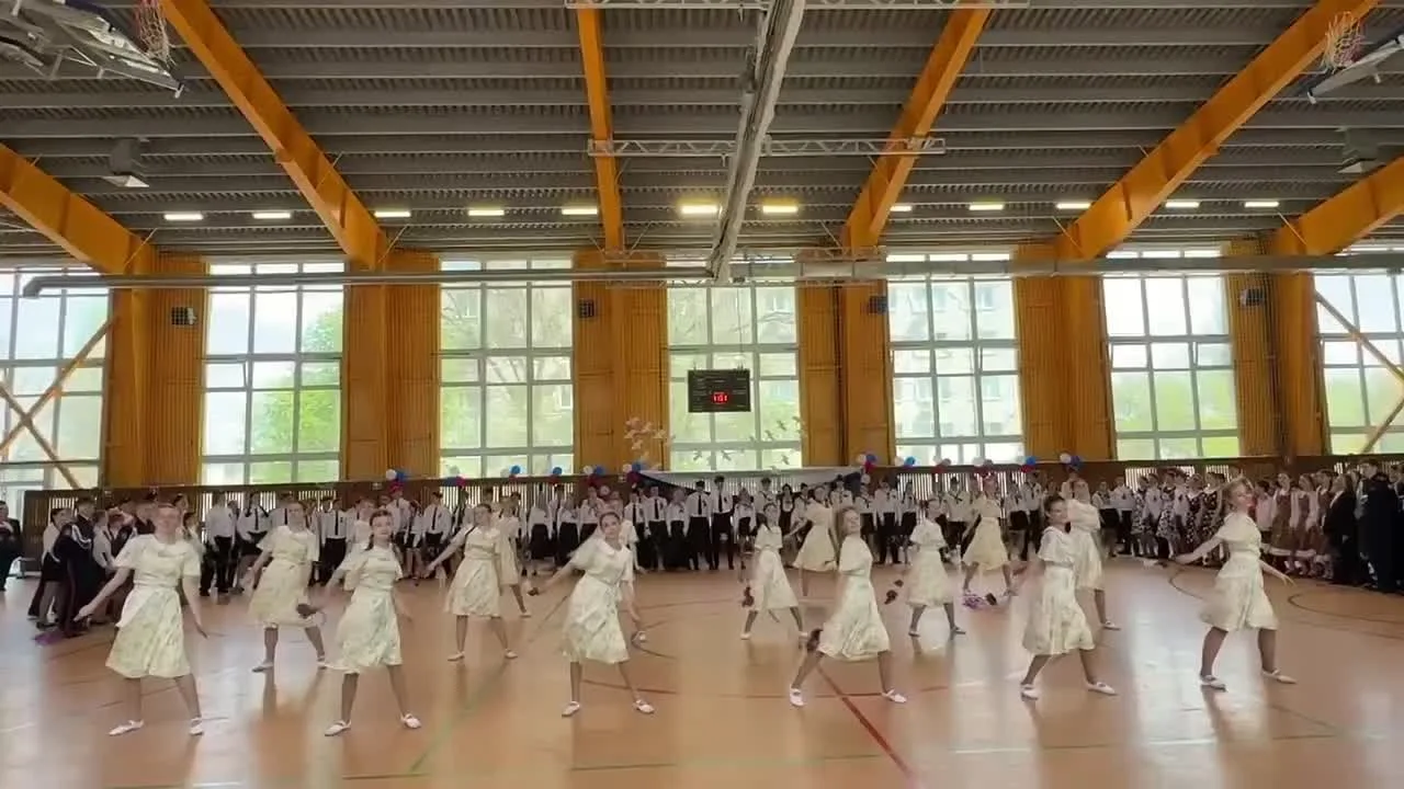 💃🕊️ Танец, в котором живёт память… В честь 81-й годовщины Великой Победы танец стал символом памяти,