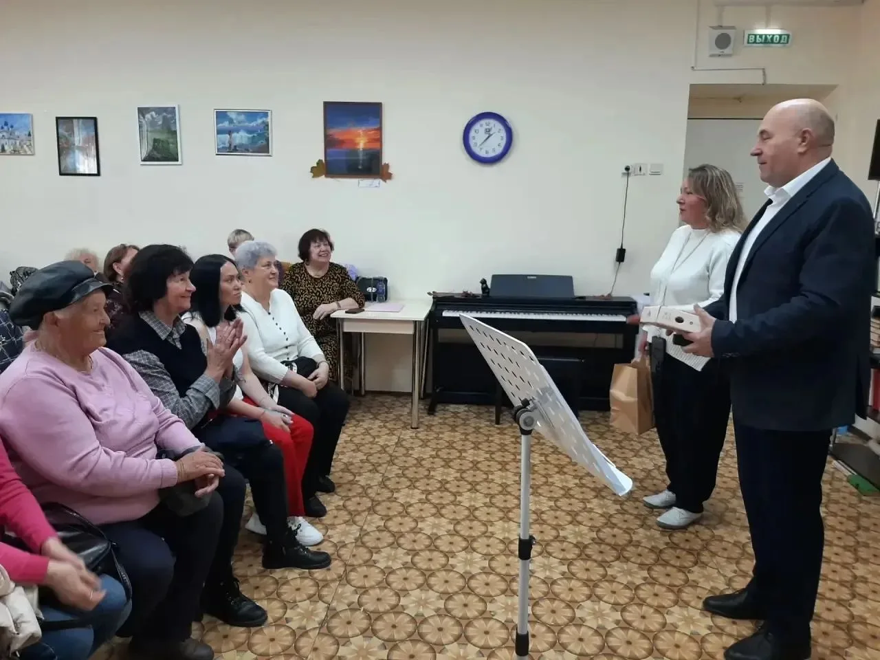 Депутат Совета депутатов городского округа Пушкинский Николай Михайлин поздравил с Межд...