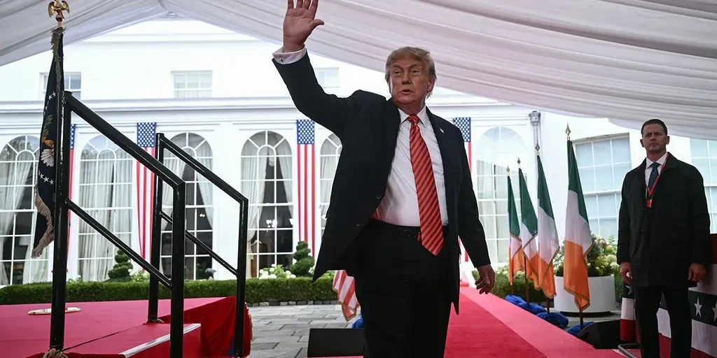 Президент США Дональд Трамп высказался за то, чтобы состоялось объединение Ирландии и С...