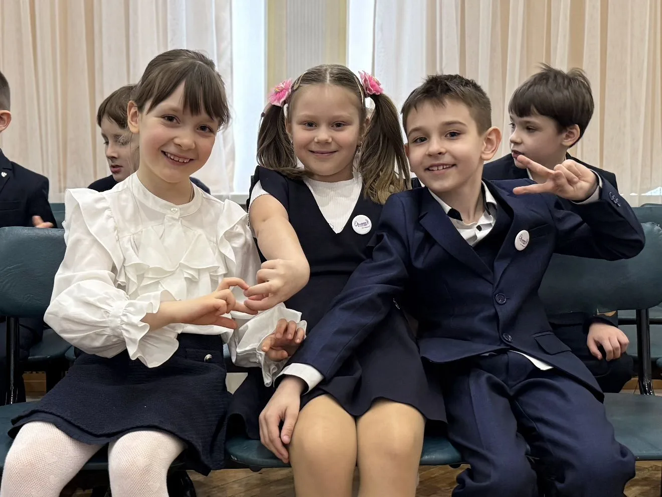 🦅 ПОСВЯЩЕНИЕ В ОРЛЯТА! 🇷🇺    В нашей гимназии прошло торжественное посвящение ребят в движение “Орля