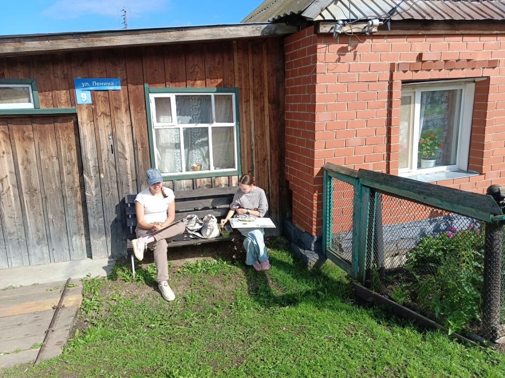 Вчера ребята из разновозрастного отряда "Волшебная палитра" провели день с пользой: схо...