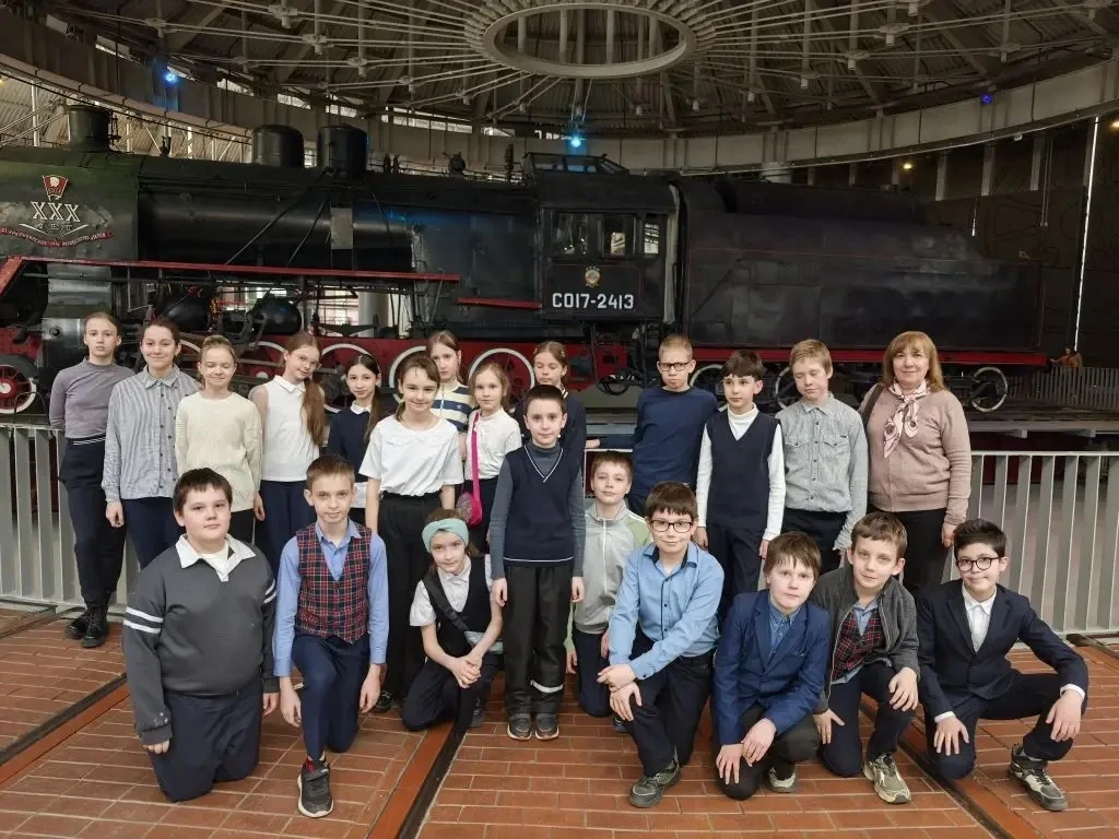 НОВОСТИ ИЗ КЛАССОВ 📣  15 апреля учащиеся 4 «В» и 4 «Г» классов посетили Музей железных дорог🚉  🛤️Реб