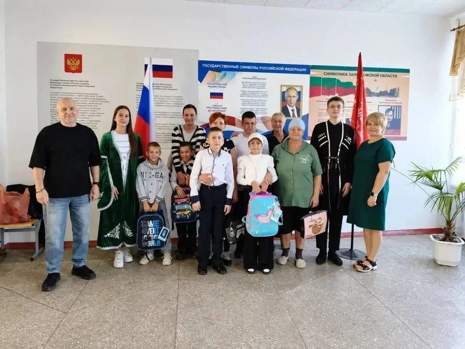Школьники Молочанска получили национальные костюмы из Ингушетии