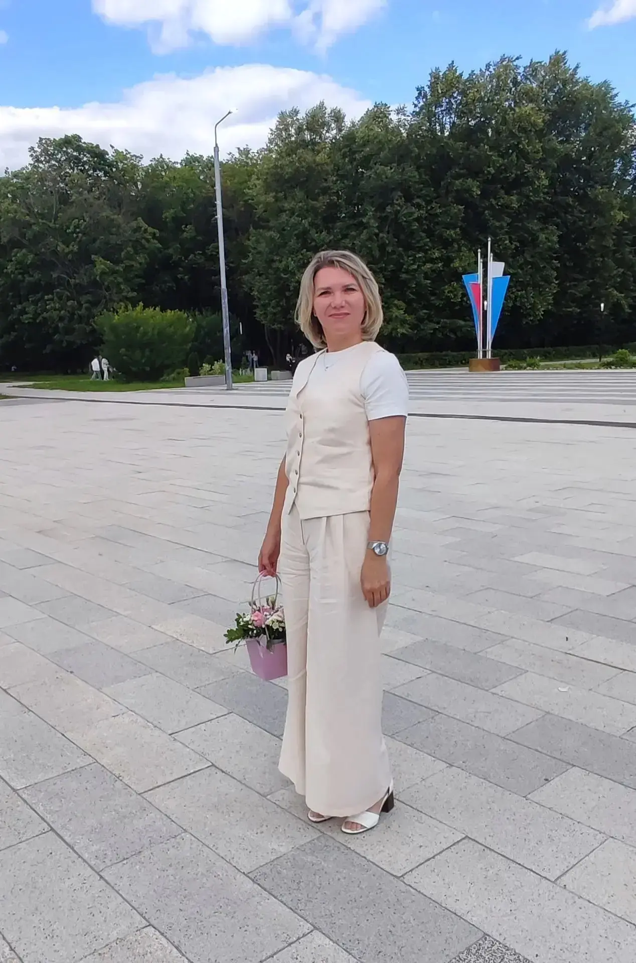 🎉С Днём Рождения🎉

Сегодня мы поздравляем учителя начальных классов и заведующую библиотекой школы