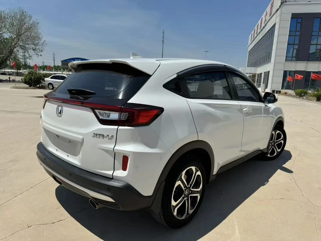 Honda XR-V 1.5L CVT Comfort (2021) 🚗  В наличии в Китае 🇨🇳   Характеристики:  · Передний привод (2WD