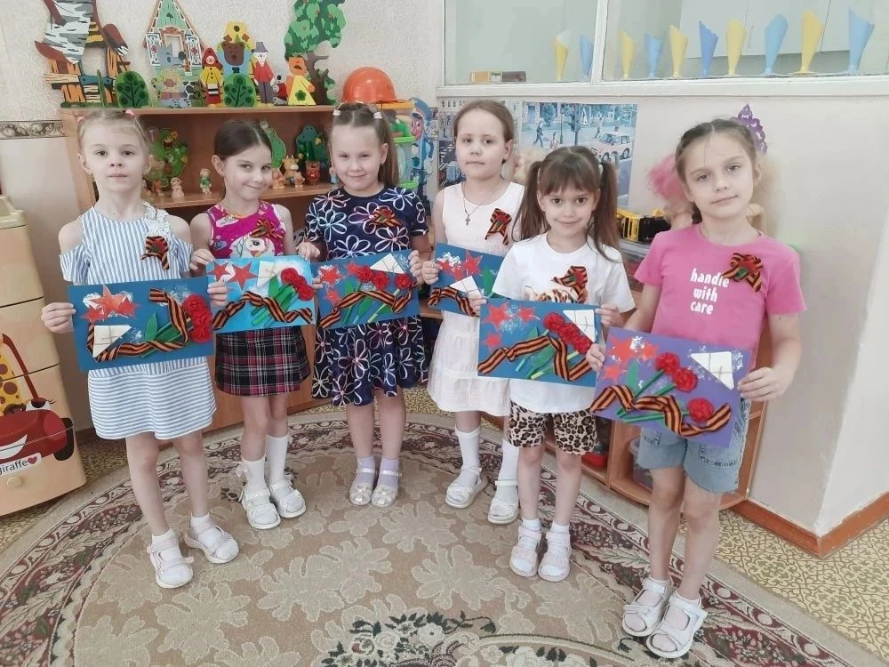 Майские праздники — время памяти, весны и добрых поделок, сделанных своими руками. За к...