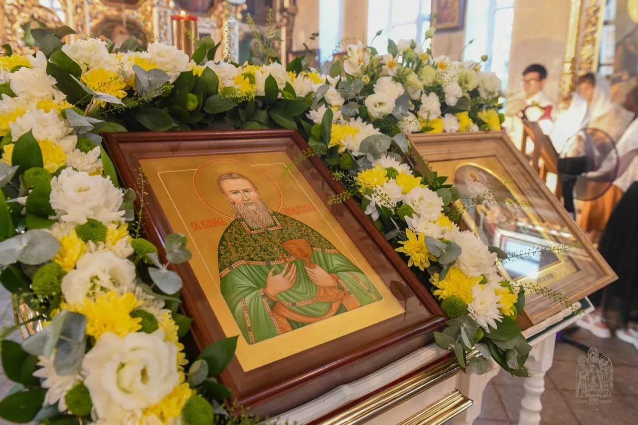 📷 Престольный праздник семинарского храма

В Казанской семинарии молитвенно почтили память праведно