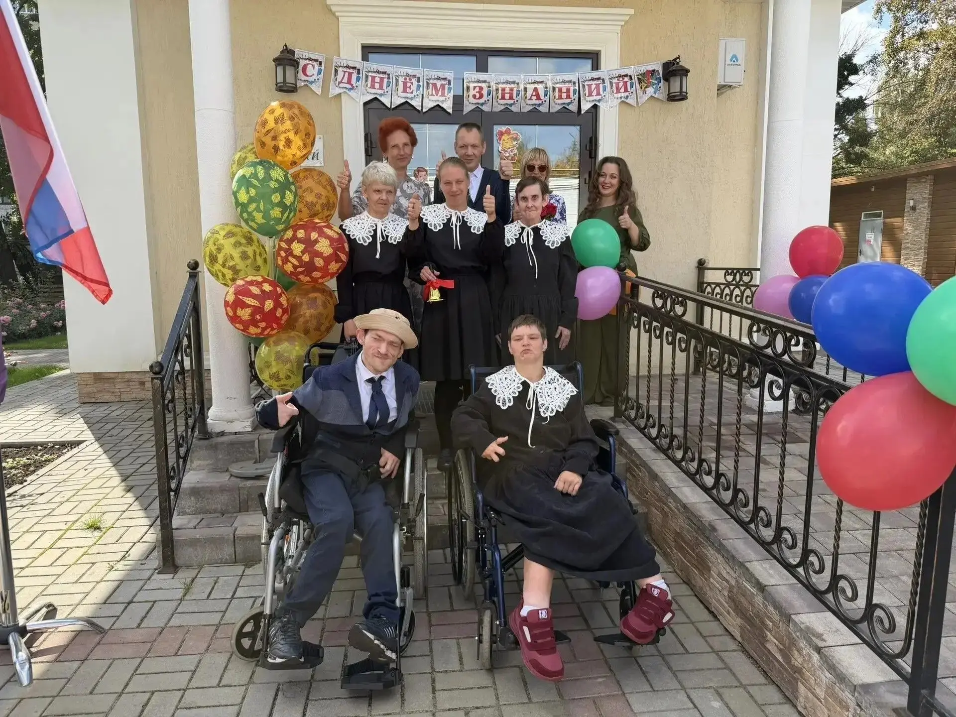 Первое сентября — праздник, который одинаково греет и детей, и взрослых.